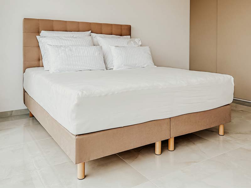 Cibis-Bett Bett mit Kissen