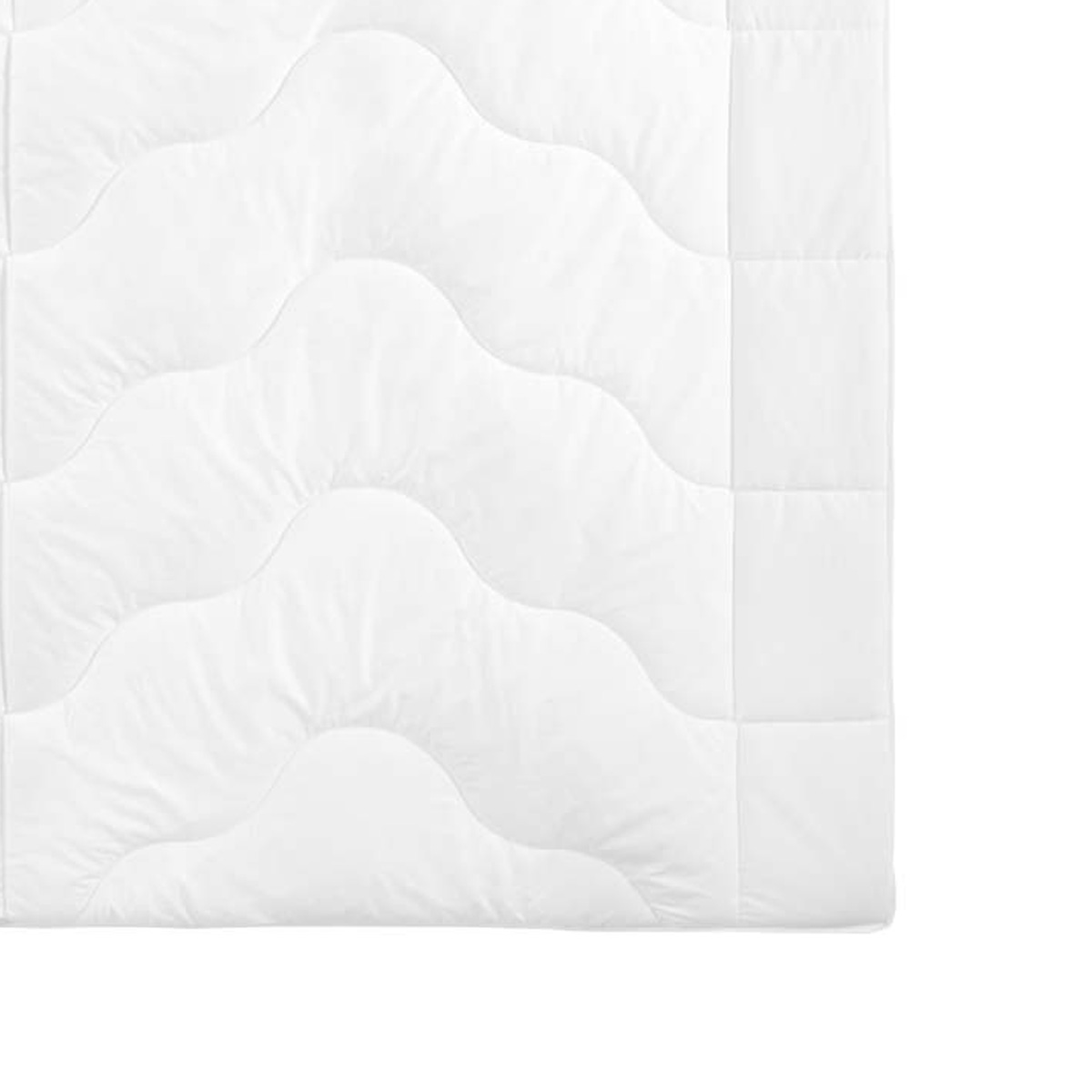 7420621-010-duokomfort-synthetik-decke-weiss-ecke-fbf-home Detailaufnahme Synthetikdecke Duokomfort  mit  Steppung weiß